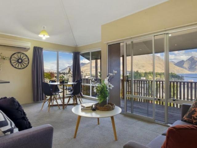 Вилла Ultimate Convenience, Walk-To-Town Townhouse Квинстаун Экстерьер фото